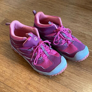 Merrell women’s hiking shoes - waterproof - pink/ purple - size 7 - lace up